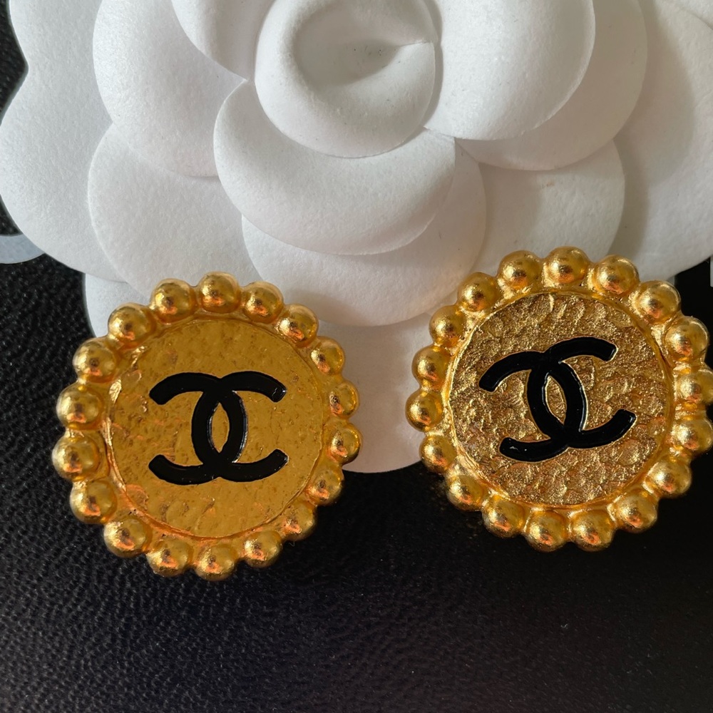 sold Authentic Chanel vintage gold plated CC clip on earrings - Picture 1 of 4